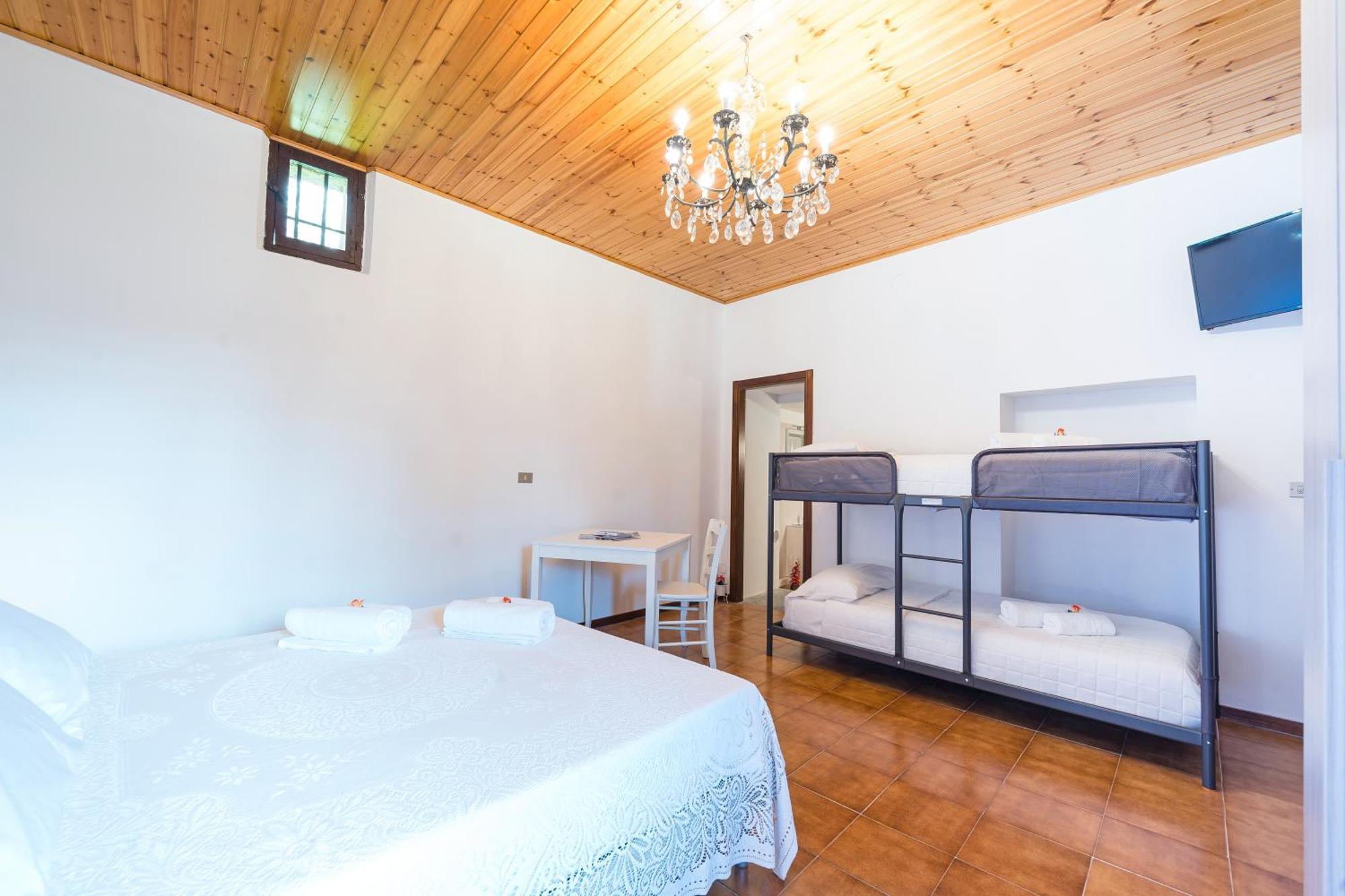 קומו B&B La Corte And Home Restaurant - Free Parking - 10 Minutes To The Lake And Centre מראה חיצוני תמונה