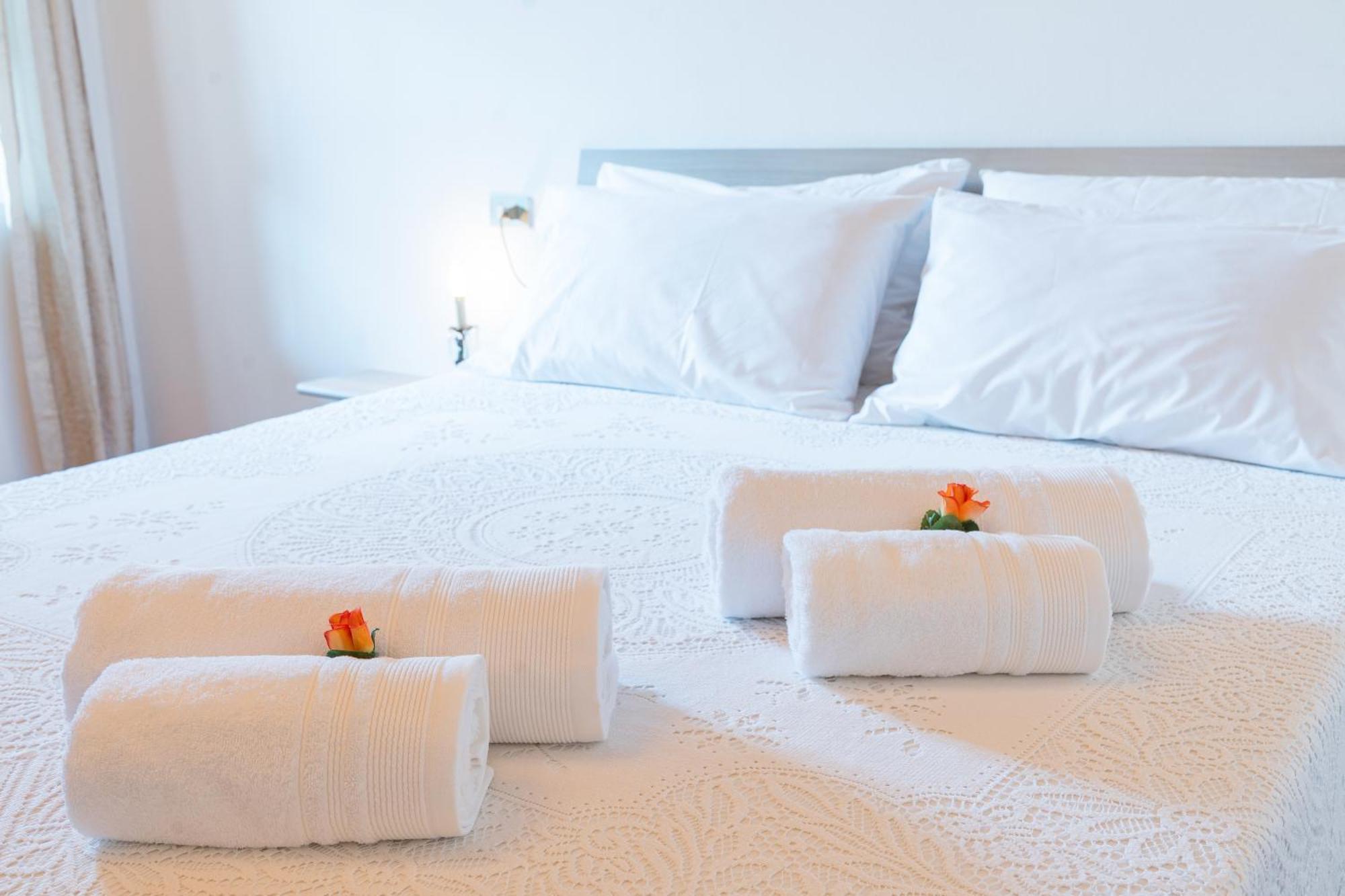 קומו B&B La Corte And Home Restaurant - Free Parking - 10 Minutes To The Lake And Centre מראה חיצוני תמונה