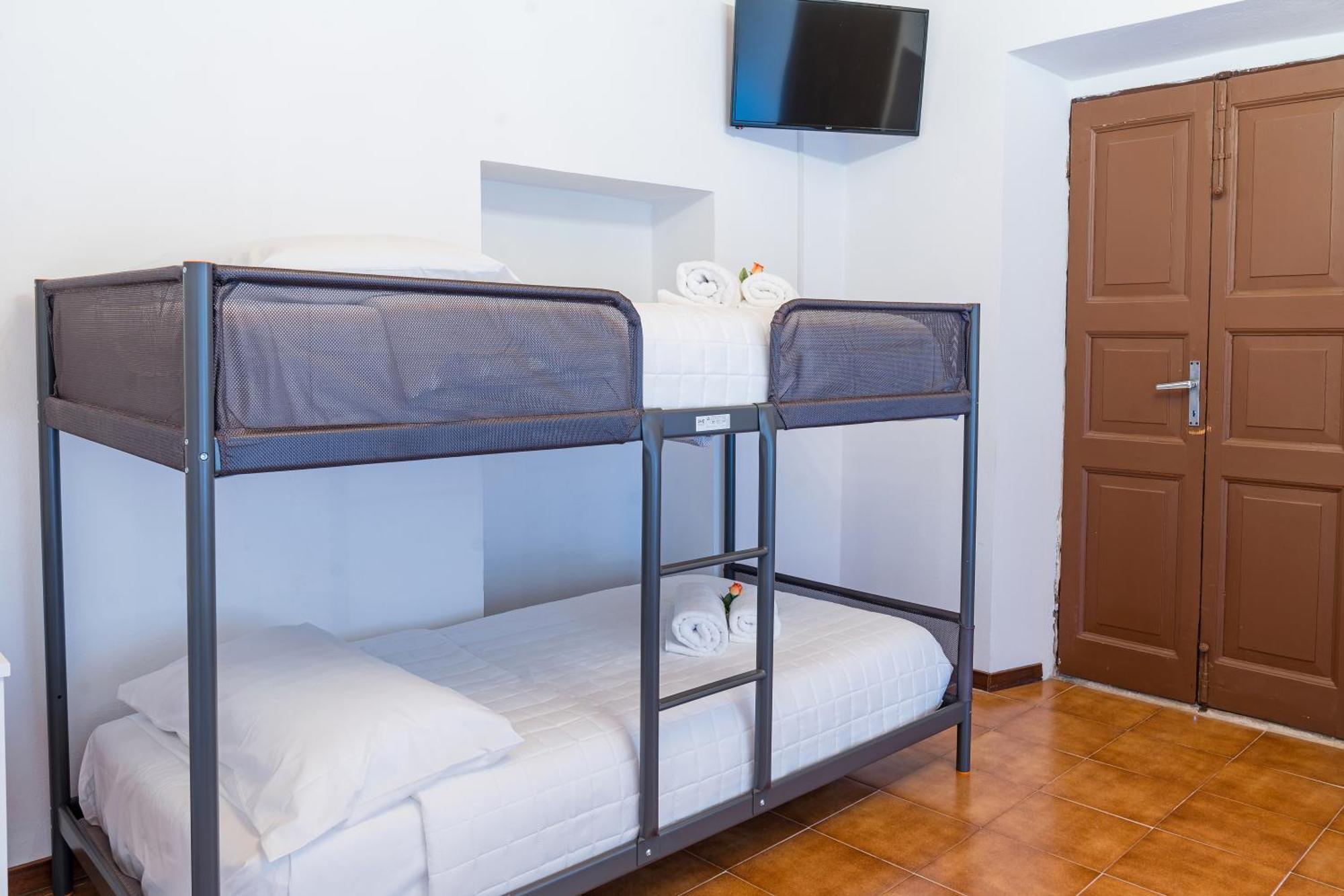 קומו B&B La Corte And Home Restaurant - Free Parking - 10 Minutes To The Lake And Centre מראה חיצוני תמונה