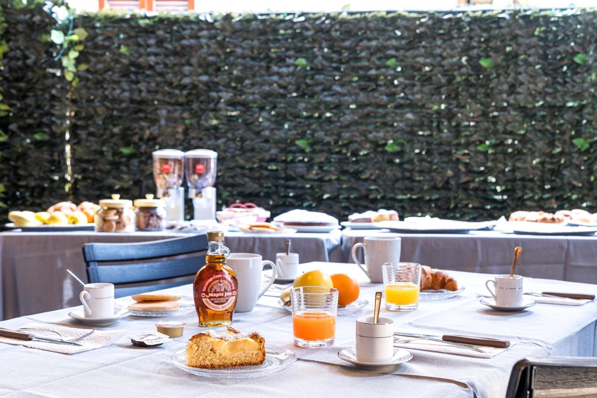 קומו B&B La Corte And Home Restaurant - Free Parking - 10 Minutes To The Lake And Centre מראה חיצוני תמונה