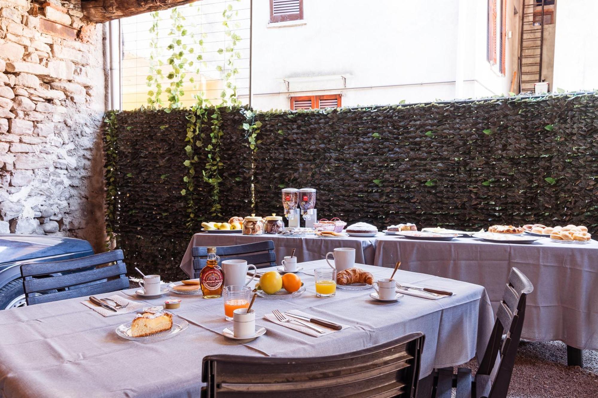 Tavernerio B&B La Corte And Home Restaurant - Free Parking - 10 Minutes To The Lake And Centre מראה חיצוני תמונה