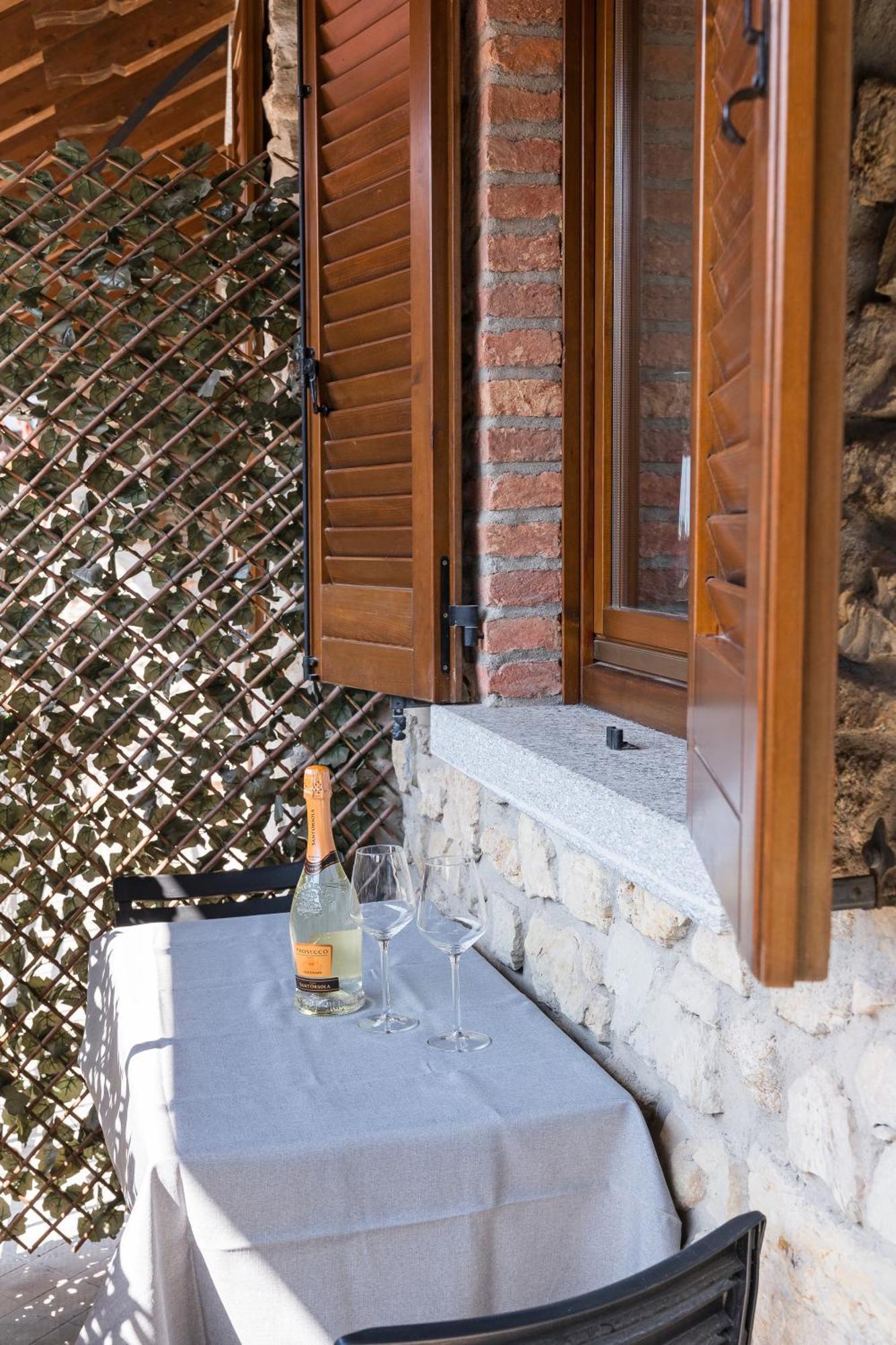Tavernerio B&B La Corte And Home Restaurant - Free Parking - 10 Minutes To The Lake And Centre מראה חיצוני תמונה