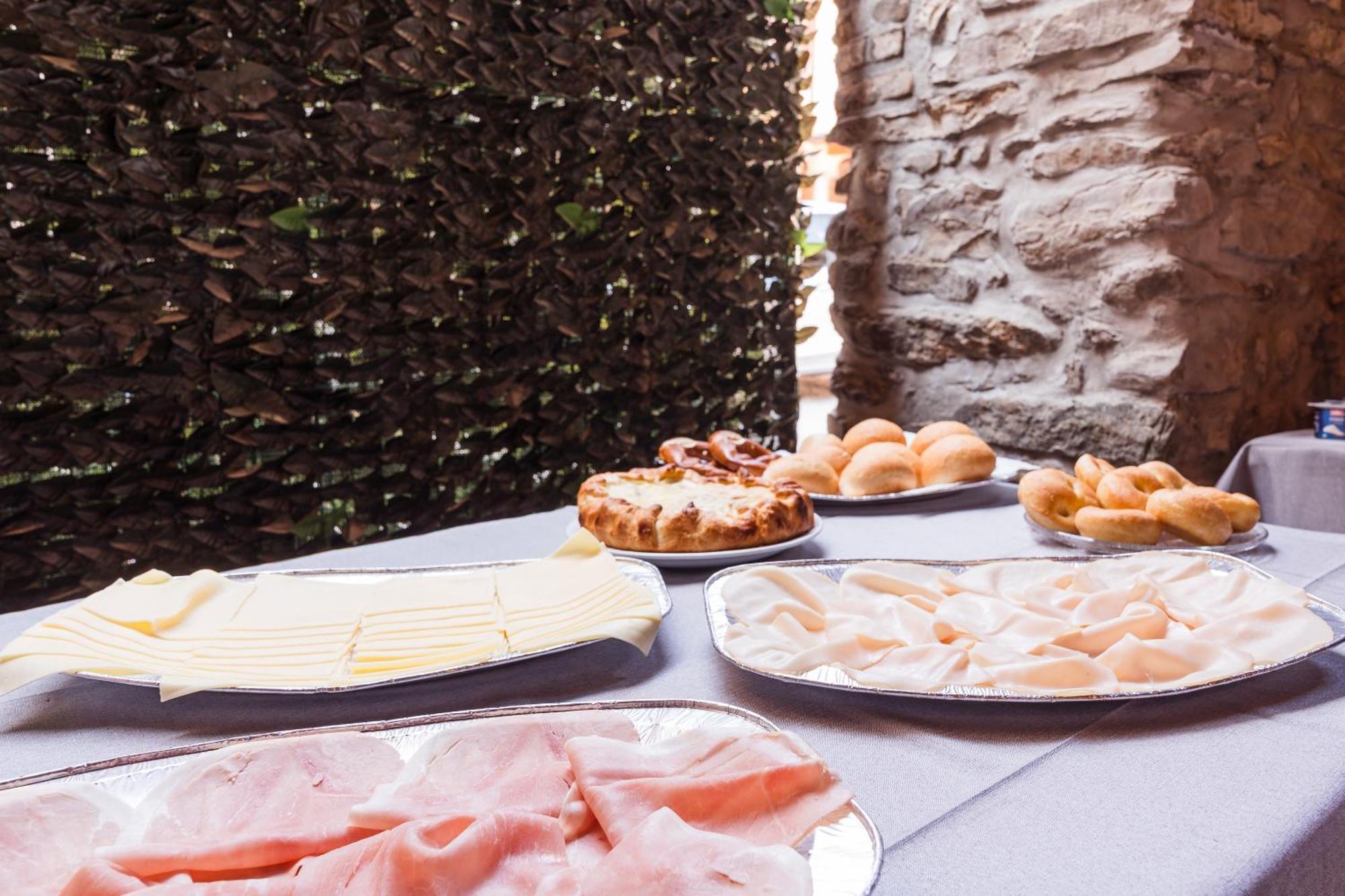 Tavernerio B&B La Corte And Home Restaurant - Free Parking - 10 Minutes To The Lake And Centre מראה חיצוני תמונה