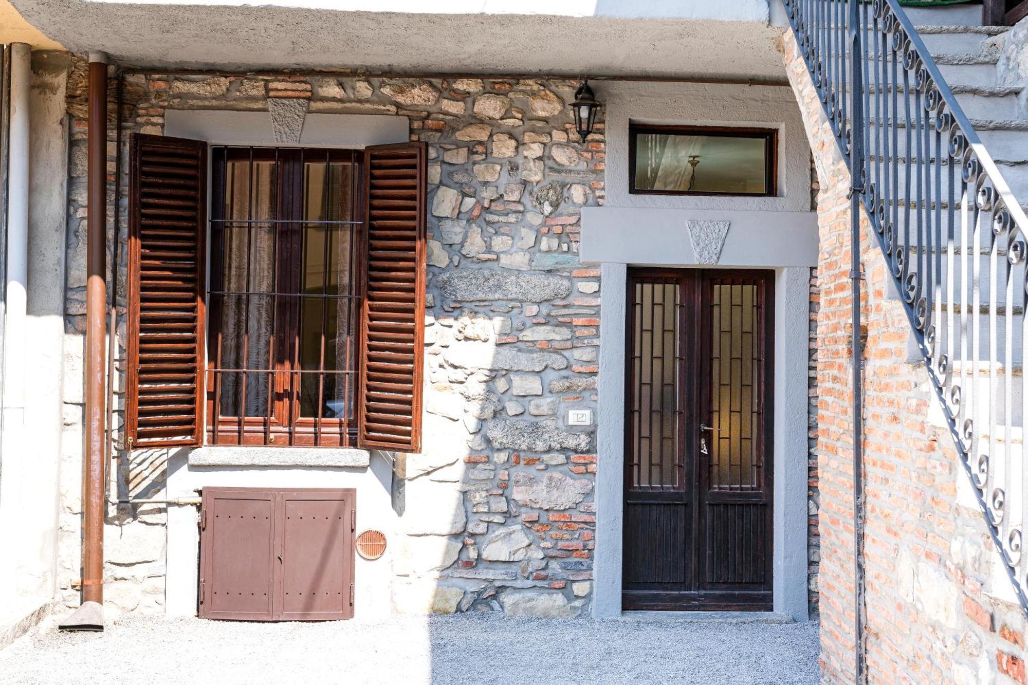 קומו B&B La Corte And Home Restaurant - Free Parking - 10 Minutes To The Lake And Centre מראה חיצוני תמונה